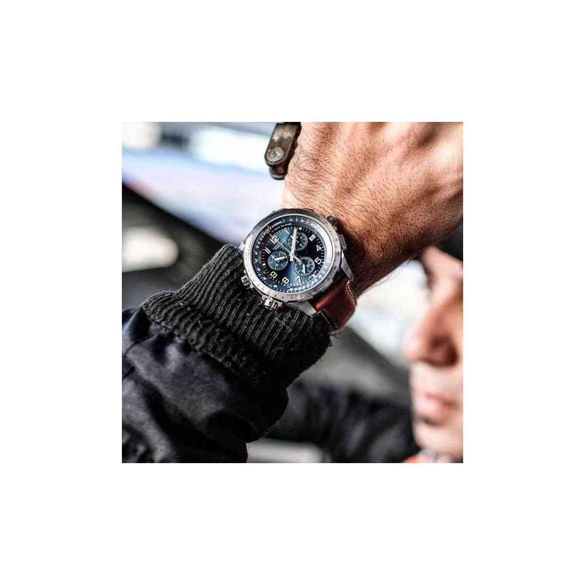 Hamilton Khaki X-WIND GMT Chrono Quartz - H77922541